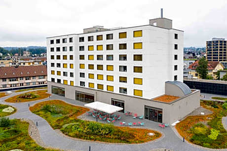 HOTEL illuster - Urban & Local