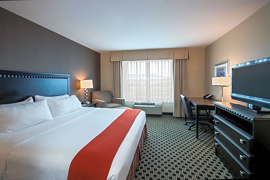 Holiday Inn Express & Suites - Green Bay East, an IHG Hotel