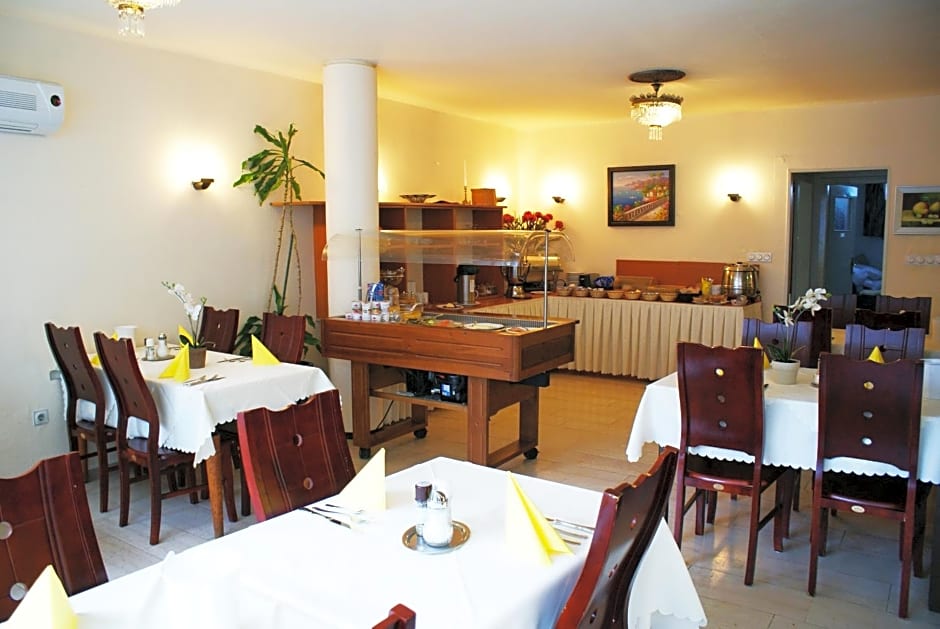 Bahn-Hotel