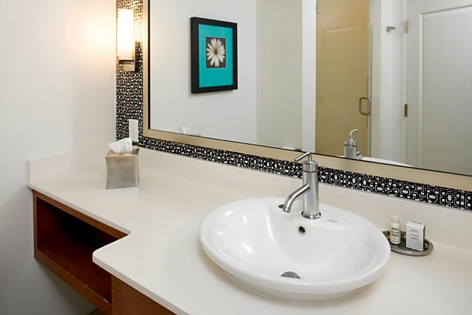 Hotel Indigo Columbus Architectural Center By IHG