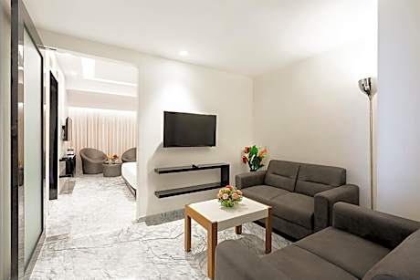 Superior King Suite