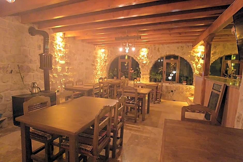 Euphoria Cave House