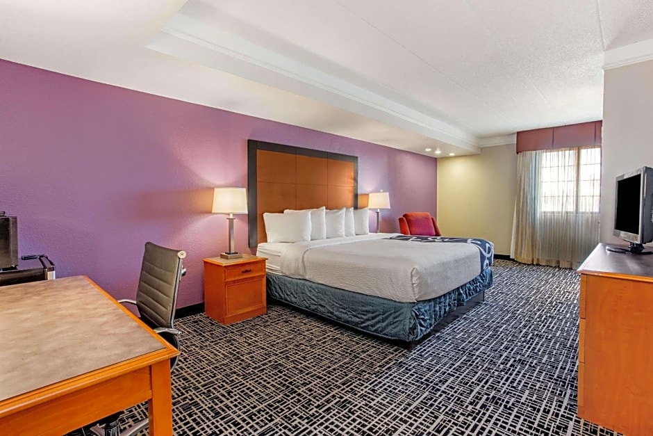 La Quinta Inn by Wyndham Chicago O'Hare Airport