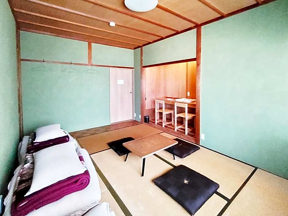 Guesthouse Bench