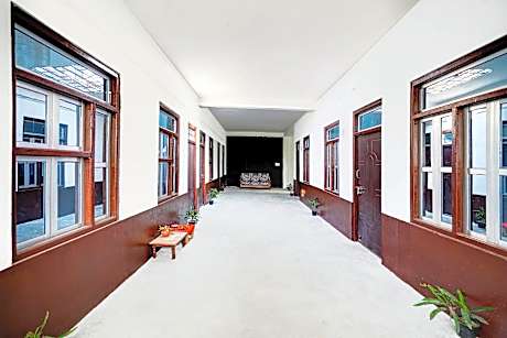 SPOT ON by OYO Hotel Lakshya Ghatampur