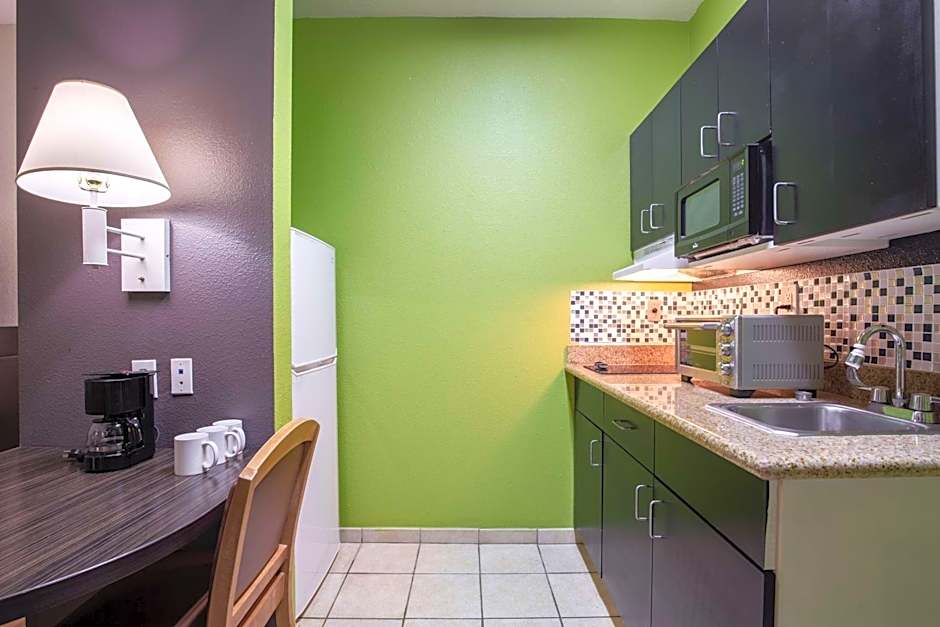 Studio 6 Bay City TX