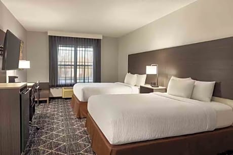 2 Queen Beds Efficiency Room Non-Smoking