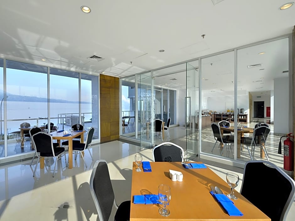 Whiz Prime Hotel Megamas Manado