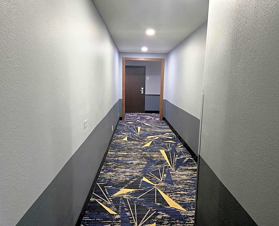 TownHouse Extended Stay Hotel Downtown