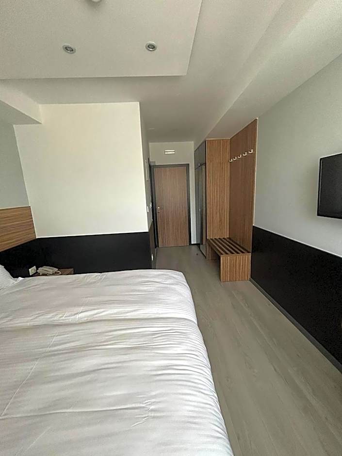 Photo 1 of 17 of Double Room