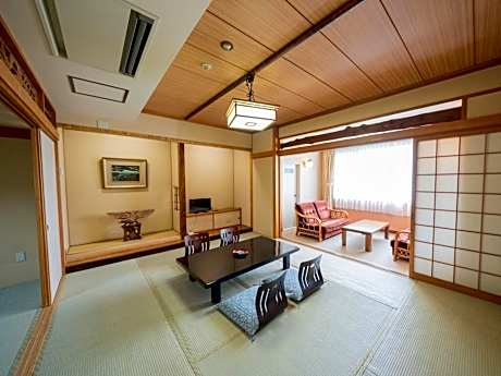 Connecting Family Room - Non-Smoking