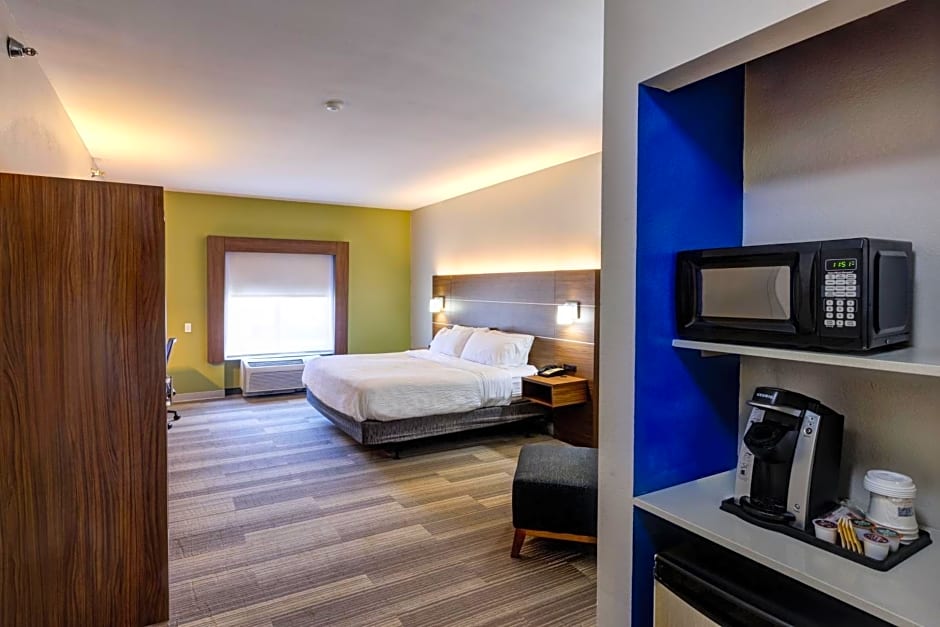 Holiday Inn Express Hotel & Suites Shelbyville By IHG