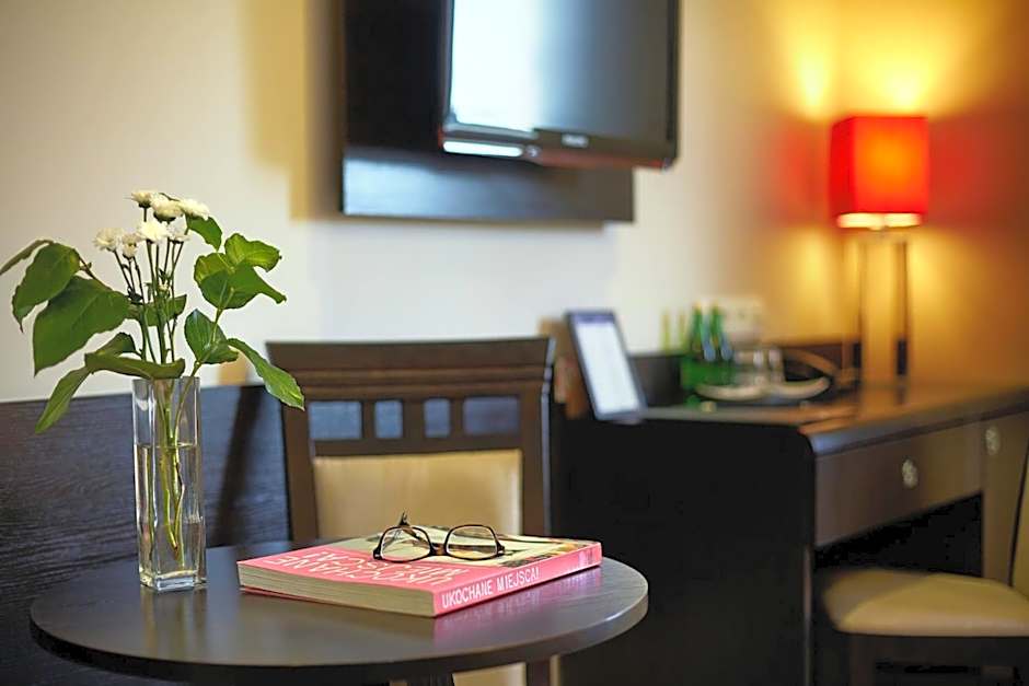 Hotel Picaro Żarska Wieś Południe A4 kierunek Polska