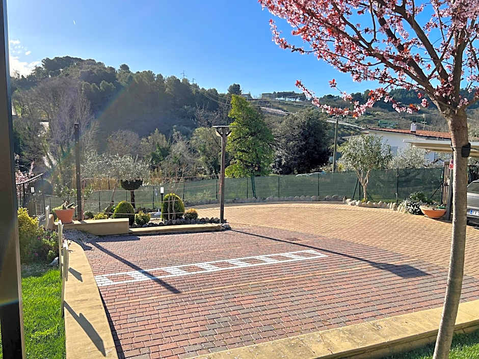 Peperosa in collina B&B