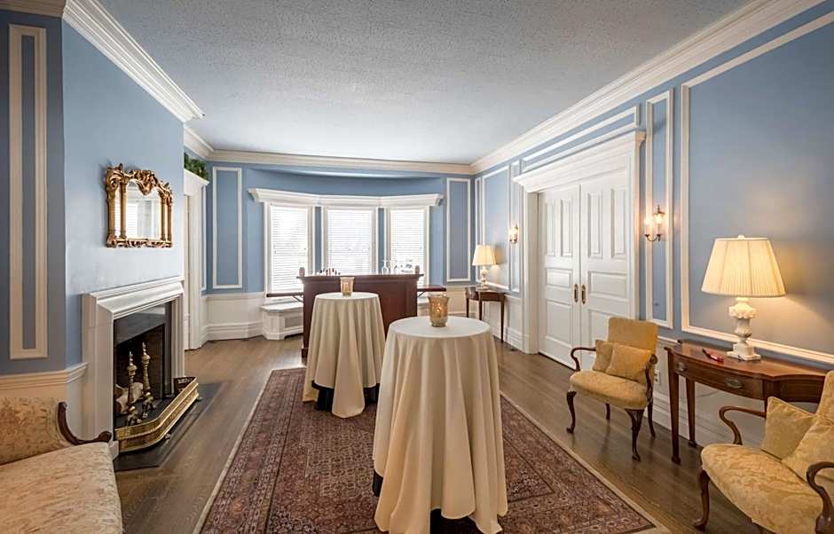 The Strathallan - A DoubleTree By Hilton