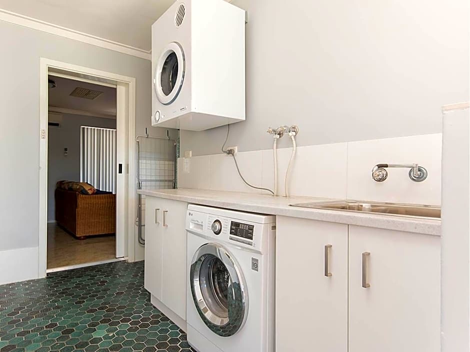 Twin Waters Caravan Park