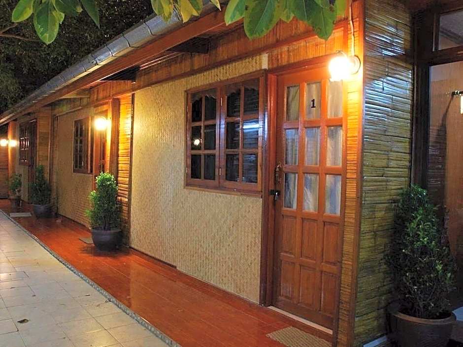 OYO 465 Krung Kao Traveller Lodge