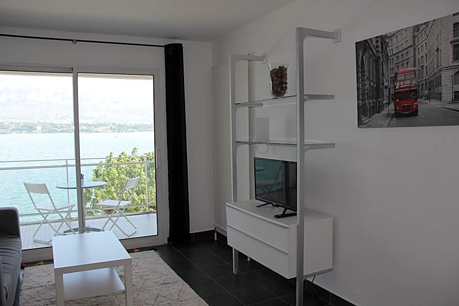 DEPAYSEMENT AU BORD DU LAC