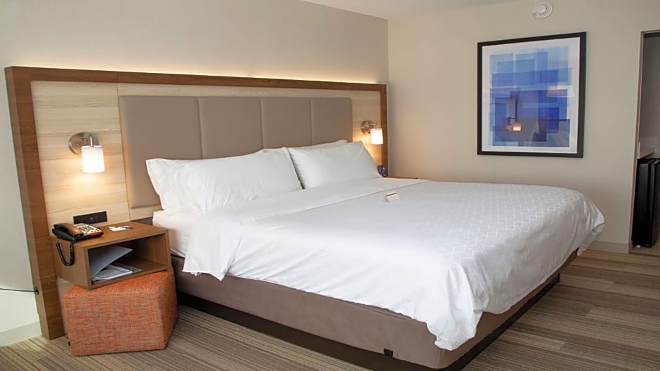 Holiday Inn Express & Suites - Marion By IHG