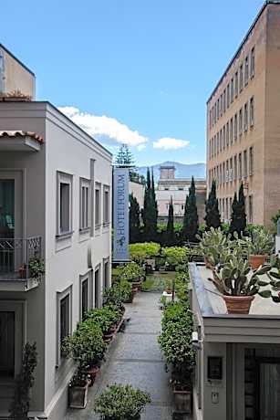 Hotel Forum