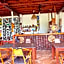 Tropinest bungalows & hostel