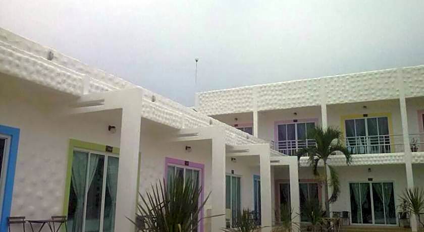 Baan Chom Jan Suan Phung