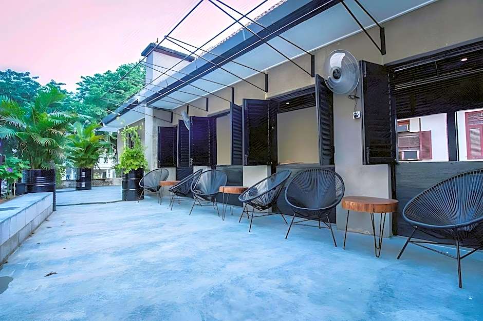 The Brownstone Hostel & Space