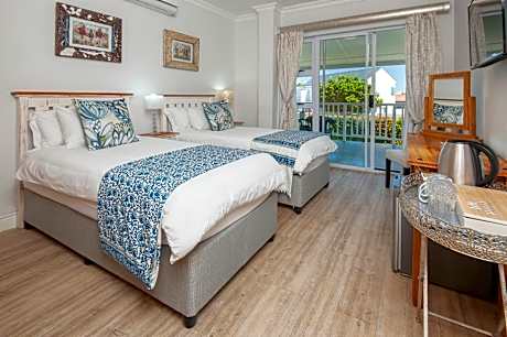 Double or Twin Room with Private External Bathroom