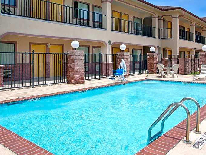 Super 8 by Wyndham Humble / Atascocita / FM 1960 I-69