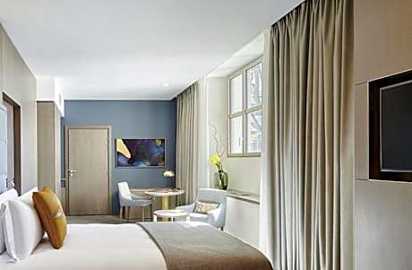Classic Twin Room with Courtyard View