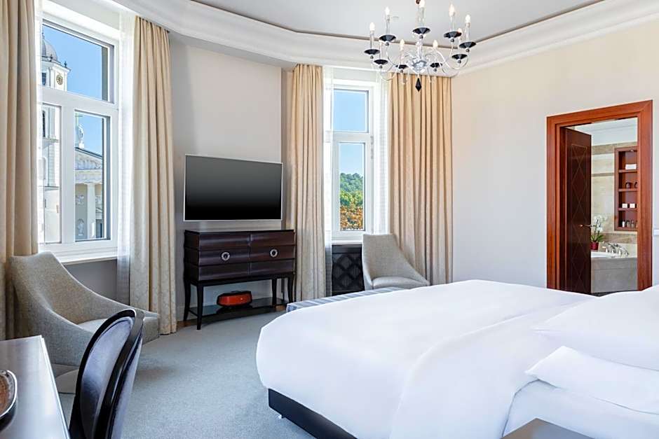 Grand Hotel Vilnius, Curio Collection by Hilton