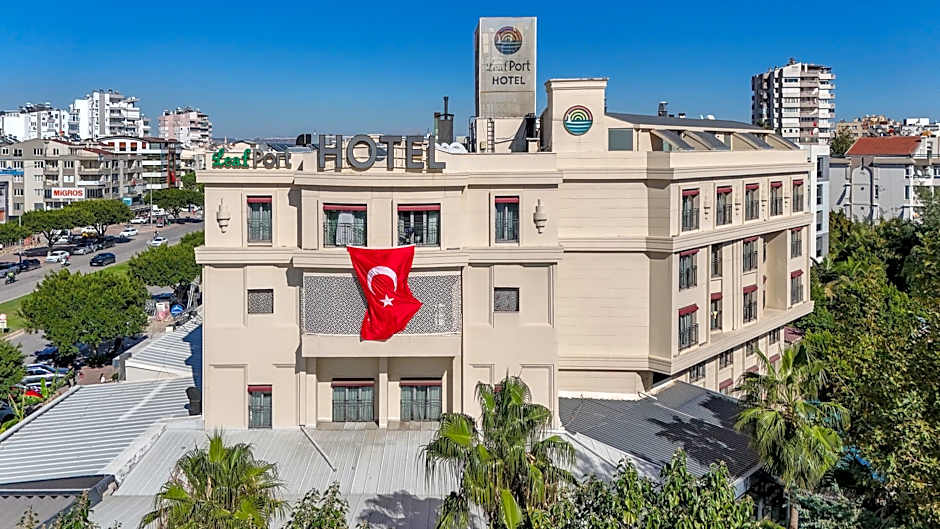 Leaf Port Hotel