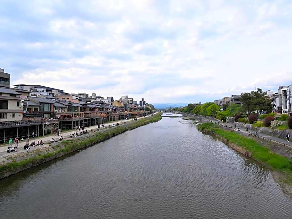 IZUTSU HOTEL KYOTO KAWARAMACHI SANJO