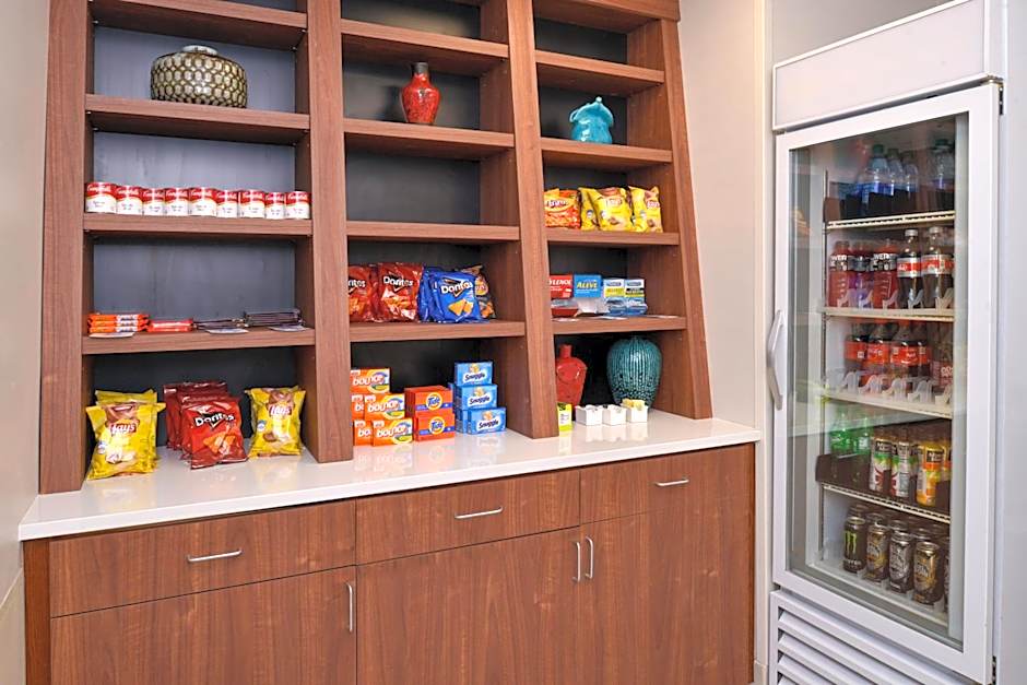 Holiday Inn Express & Suites Pueblo By IHG