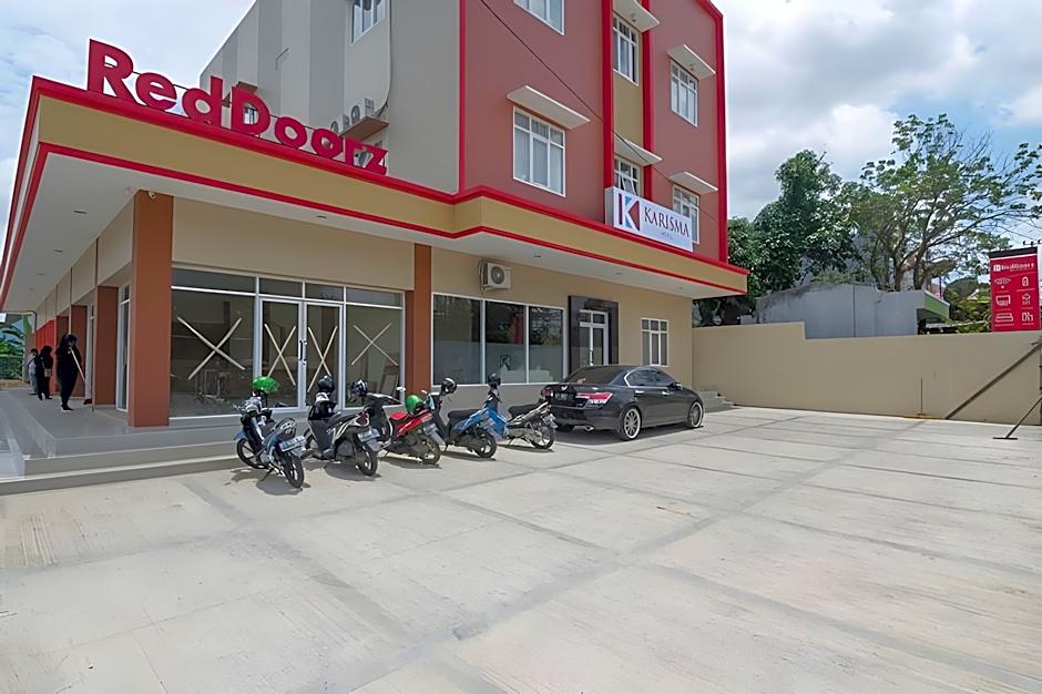 RedDoorz near Islamic Center Samarinda