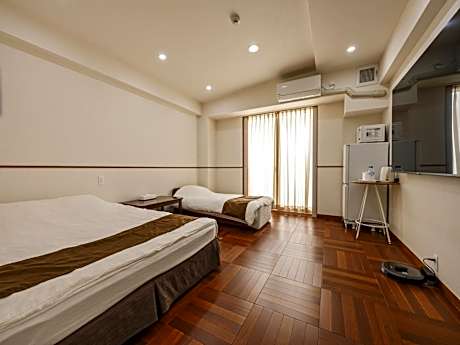 Theater Twin Room with Two Double Beds-Non-Smoking