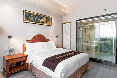 Deluxe Business Suite