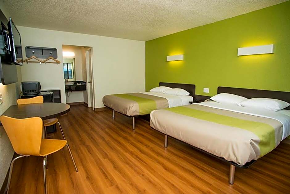 Motel 6-Palestine, TX