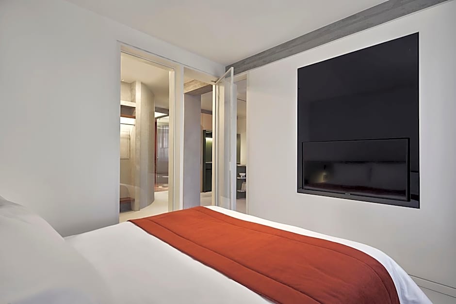 The Newel Metaxourgeio