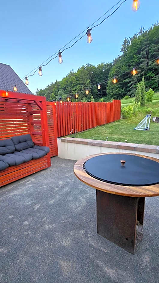 Chata Valca PATJA-v mesiacoch apríl až november pri prenajatí aj jedného apartmánu uzavrieme ostatné apartmány, aby ste si užili súkromie