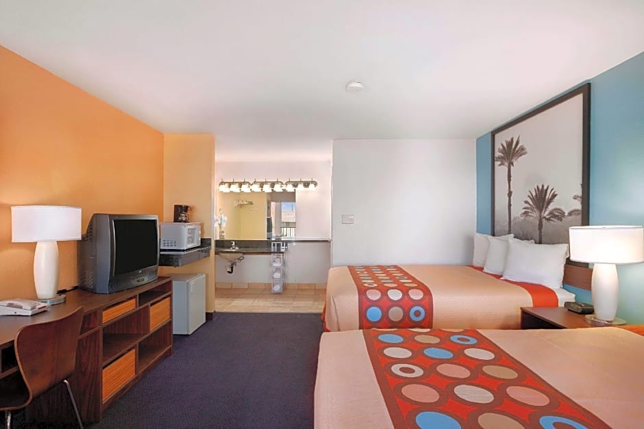 Super 8 by Wyndham Indio