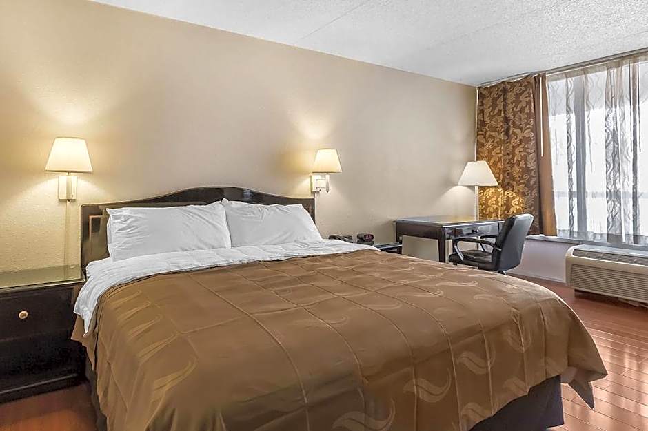 Quality Inn Dickson