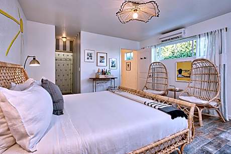 King Suite with Bath Tub