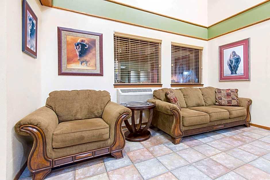 Super 8 by Wyndham Buffalo