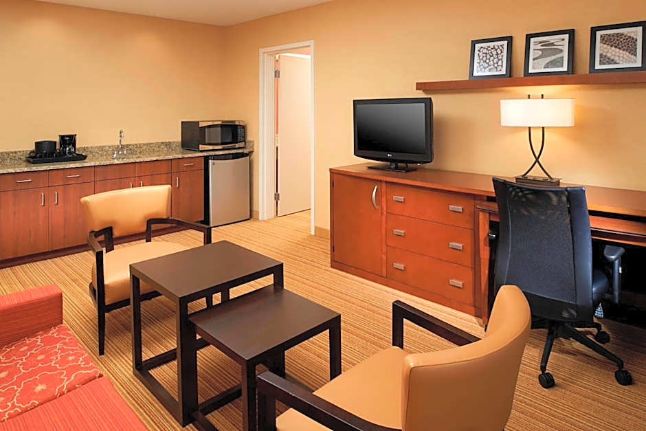 Courtyard by Marriott Detroit Utica