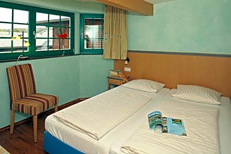 One-Bedroom Apartment with Terrace