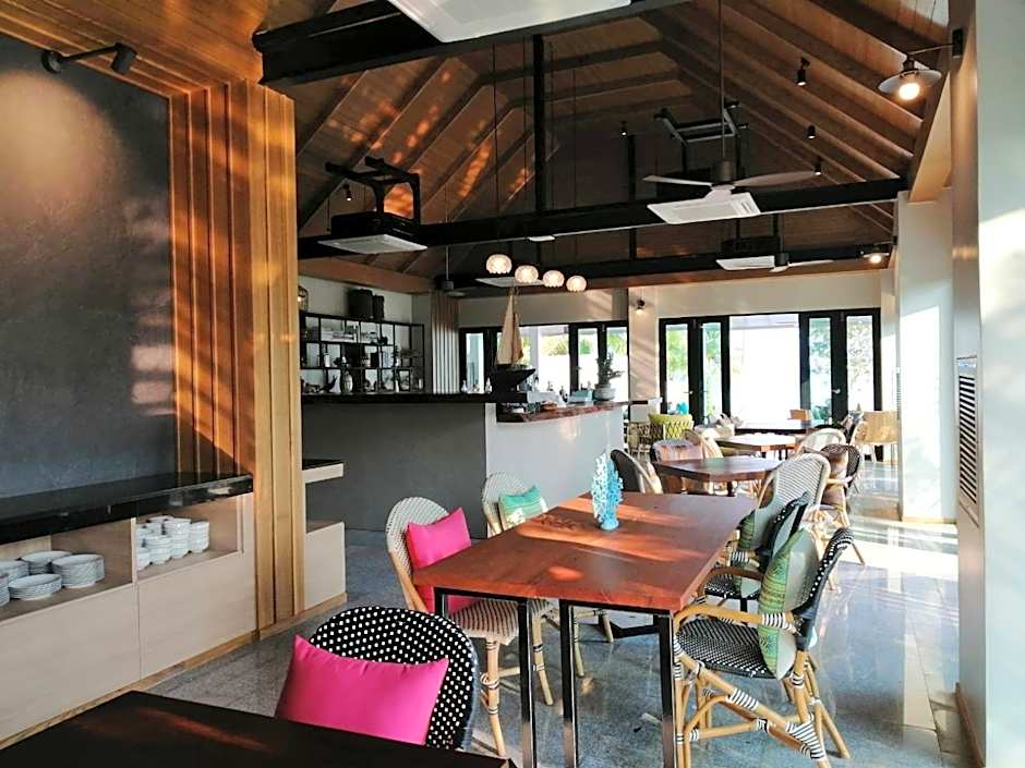 Tungtong Beach Villas