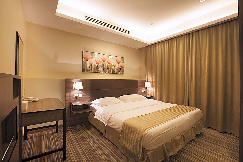 Grand Lily Hotel Suites