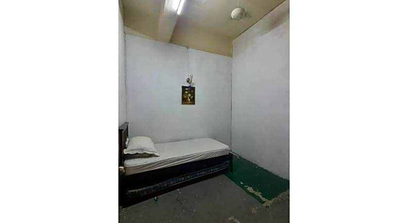 Hotel O Penginapan Almera