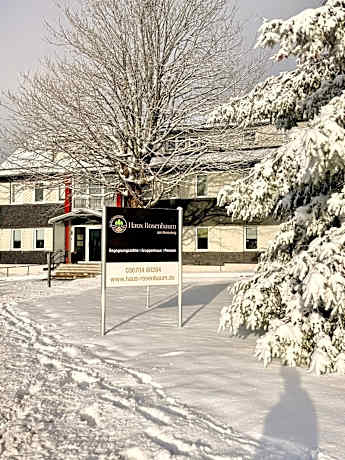 Haus Rosenbaum am Rennsteig Gruppenhaus - Pension - Begegnungsstätte bis 50 Personen